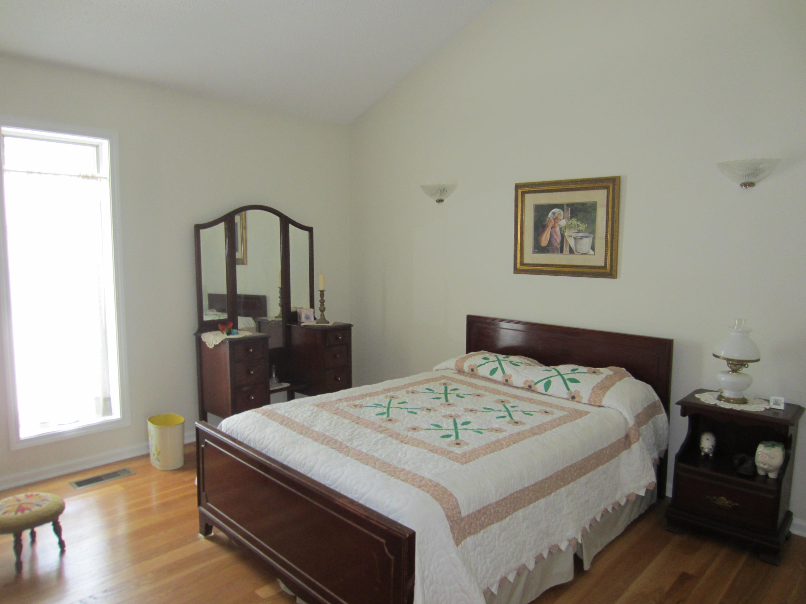 1379 Dogtown Road Ten Mile, TN 37880 - Photo 10 of 20 Bedroom 2, Hardwood Floors
