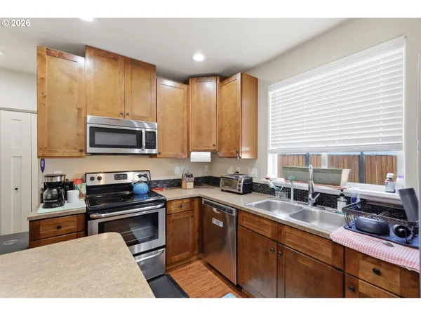 $425,000 | 1798 Allea Drive, Eugene, OR 97404