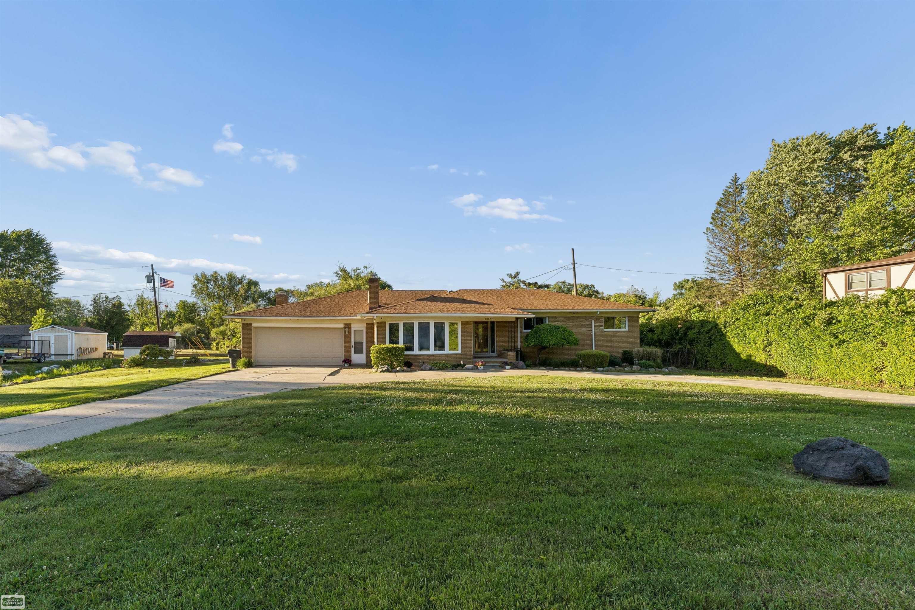 28697 South River Road Harrison Township, MI 48045 - Photo 39 of 41