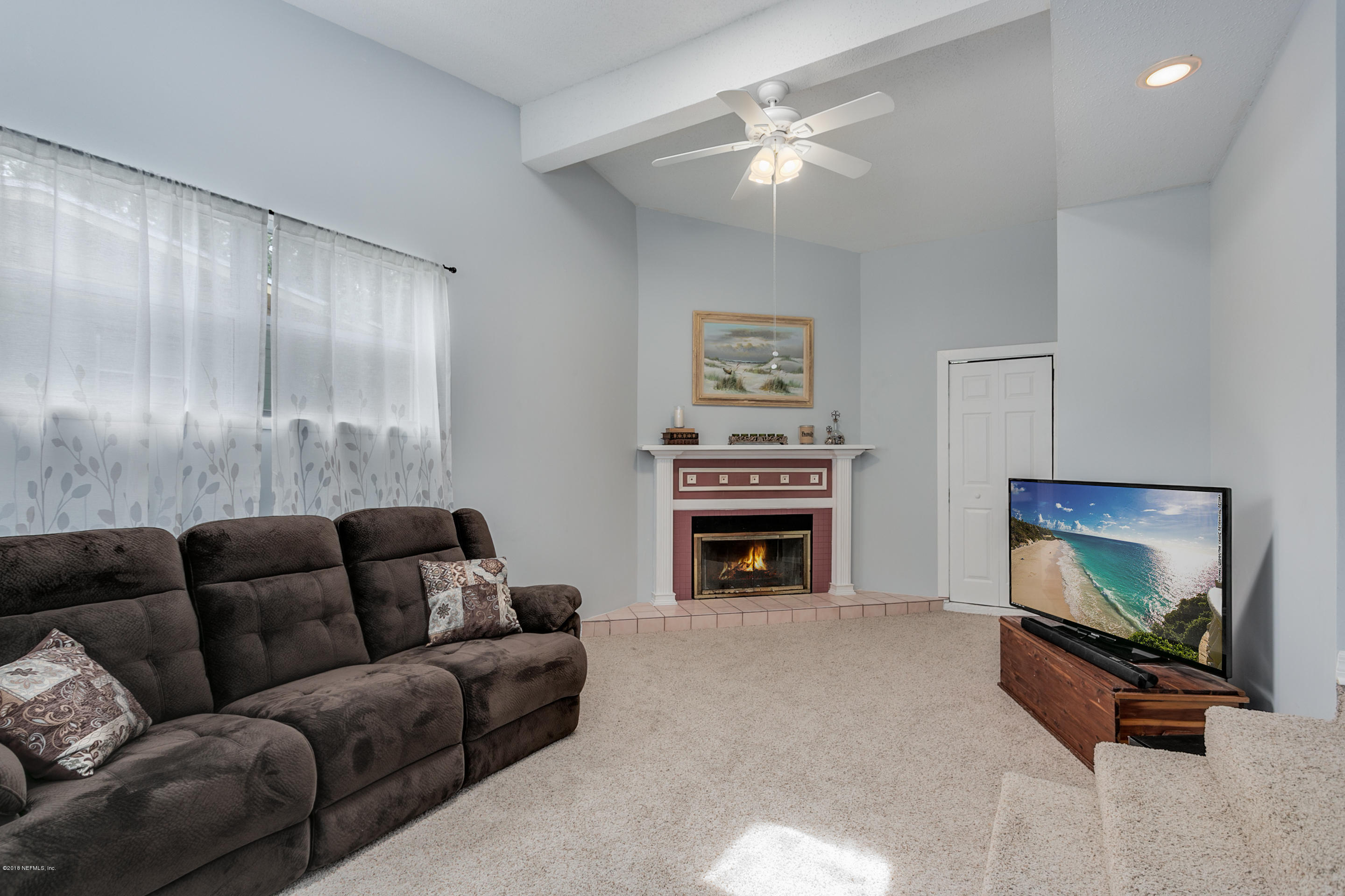 6316 Kennerly Road Jacksonville, FL 32216 - Photo 5 of 15 005_Family Room