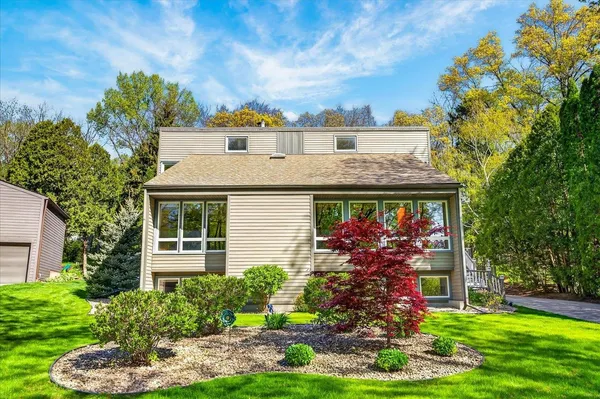 $755,000 | 1118 Sunridge Drive, Madison, WI 53711