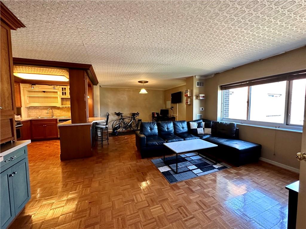 5 Bayard Road, Unit 914 Pittsburgh, PA 15213 - Photo 6 of 16 Gallery Image 6