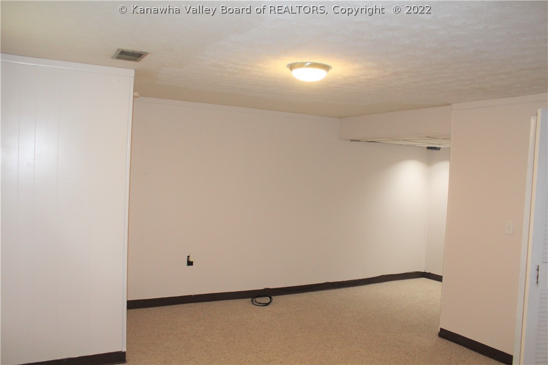 725 Castlegate Road South Charleston, WV 25303 - Photo 18 of 26 Gallery Image 18