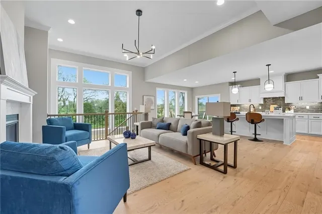 $727,900 | 4432 Tee Drive, Basehor, KS 66007