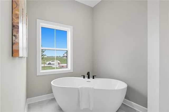 $727,900 | 4432 Tee Drive, Basehor, KS 66007