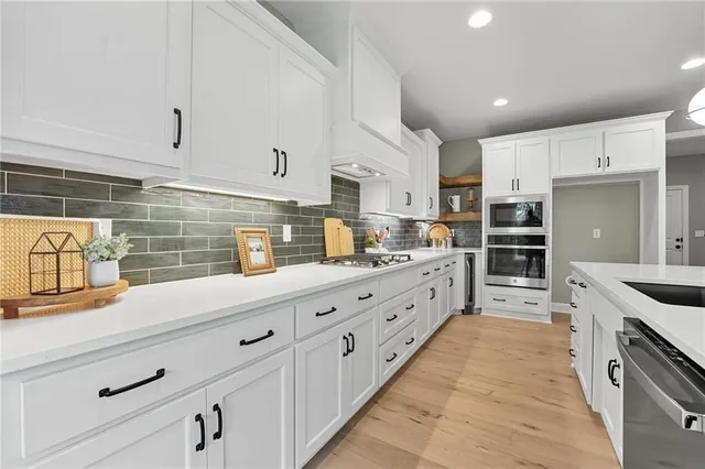 $727,900 | 4432 Tee Drive, Basehor, KS 66007