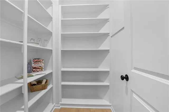 $727,900 | 4432 Tee Drive, Basehor, KS 66007