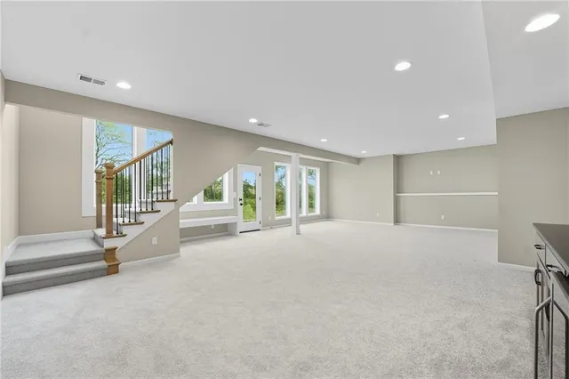 $727,900 | 4432 Tee Drive, Basehor, KS 66007