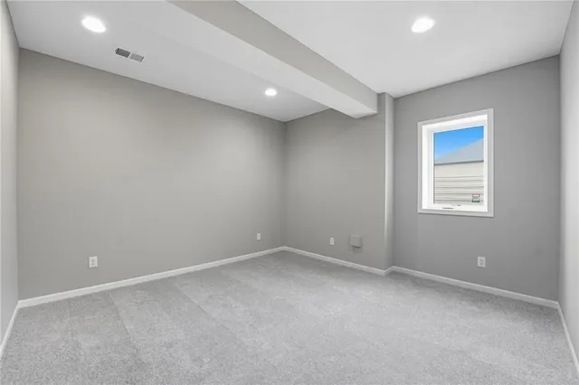 $727,900 | 4432 Tee Drive, Basehor, KS 66007