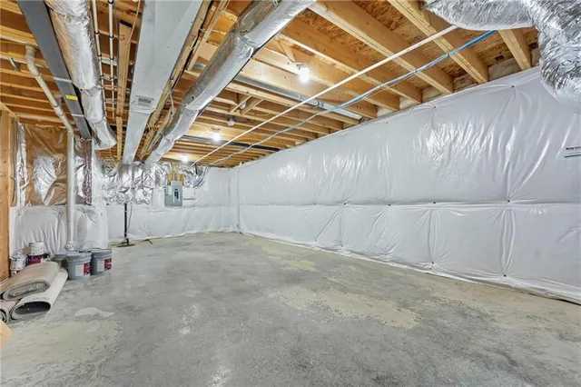 $727,900 | 4432 Tee Drive, Basehor, KS 66007