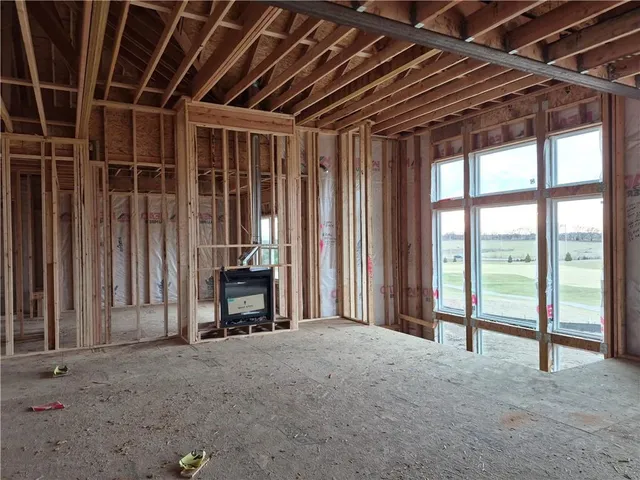 $727,900 | 4432 Tee Drive, Basehor, KS 66007