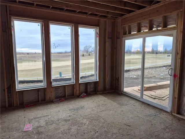 $727,900 | 4432 Tee Drive, Basehor, KS 66007