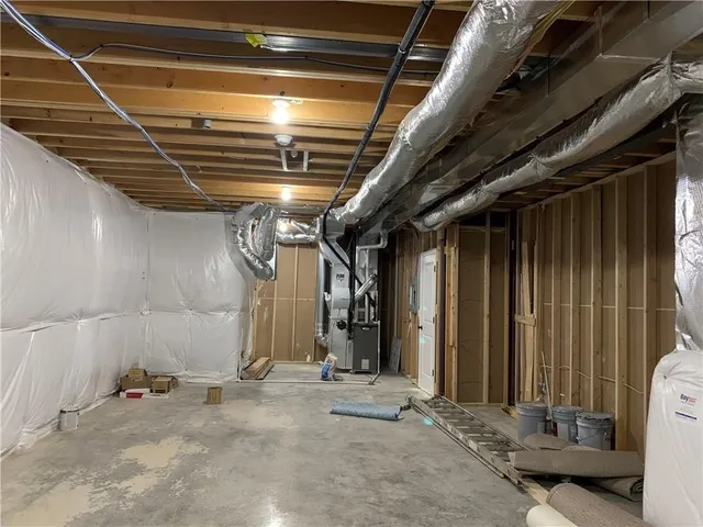 $727,900 | 4432 Tee Drive, Basehor, KS 66007