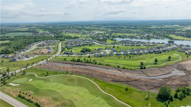 $727,900 | 4432 Tee Drive, Basehor, KS 66007