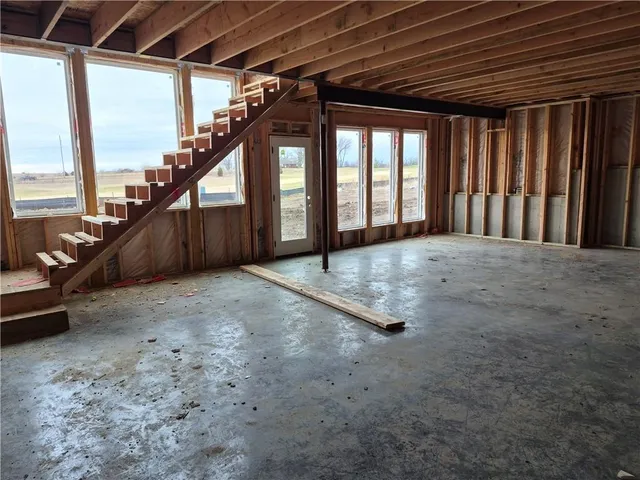 $727,900 | 4432 Tee Drive, Basehor, KS 66007