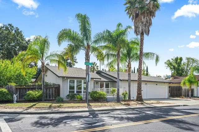 $1,300,000 | 2463-2463 Aarles Court, Walnut Creek, CA 94598