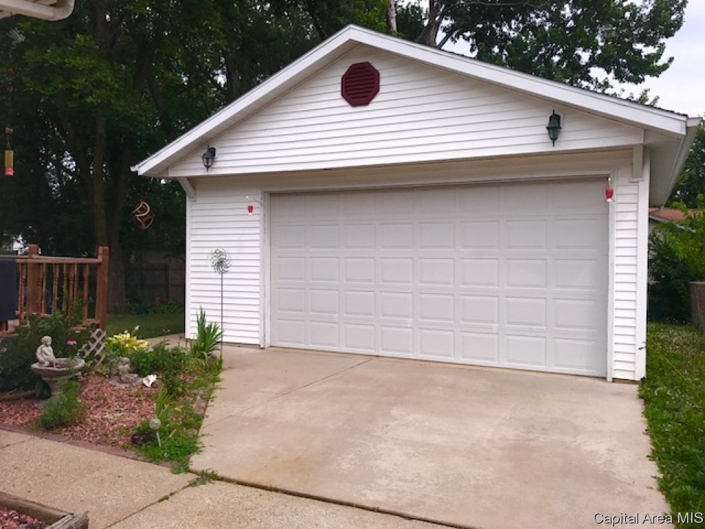 304 Walnut Valley Drive Springfield, IL 62707 - Photo 15 of 21