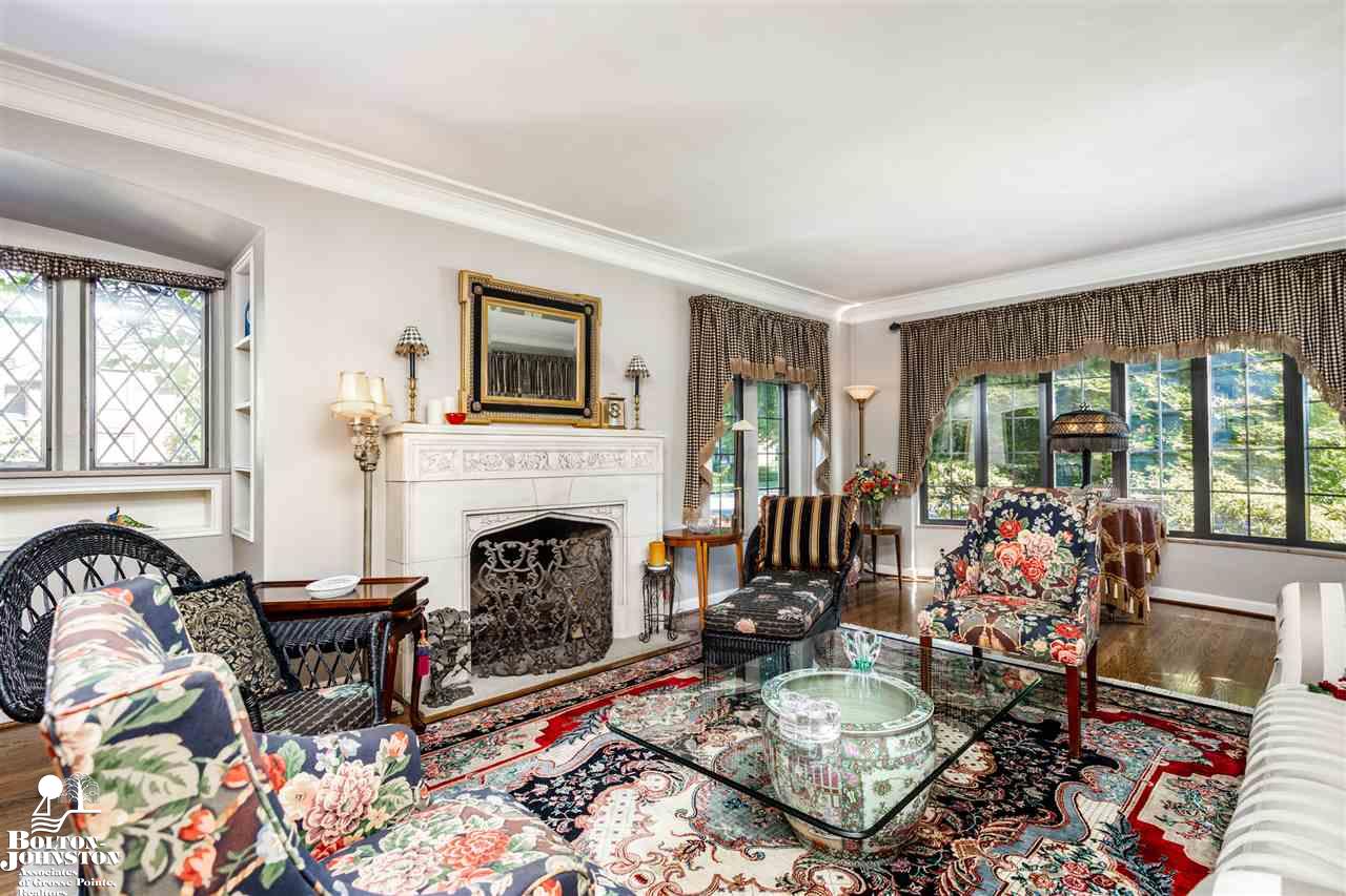 133 Merriweather Road Grosse Pointe Farms, MI 48236 - Photo 2 of 65