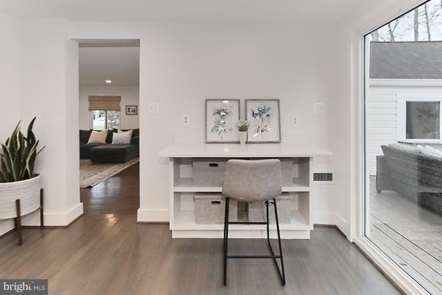 $1,085,000 | 2721 Oldewood Drive, Falls Church, VA 22043