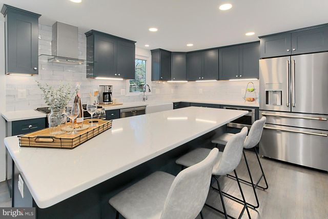 $1,085,000 | 2721 Oldewood Drive, Falls Church, VA 22043