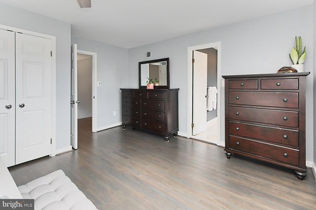 $1,085,000 | 2721 Oldewood Drive, Falls Church, VA 22043