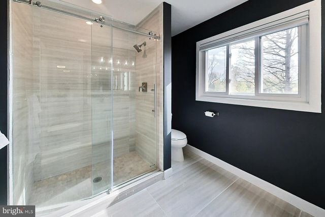 $1,085,000 | 2721 Oldewood Drive, Falls Church, VA 22043