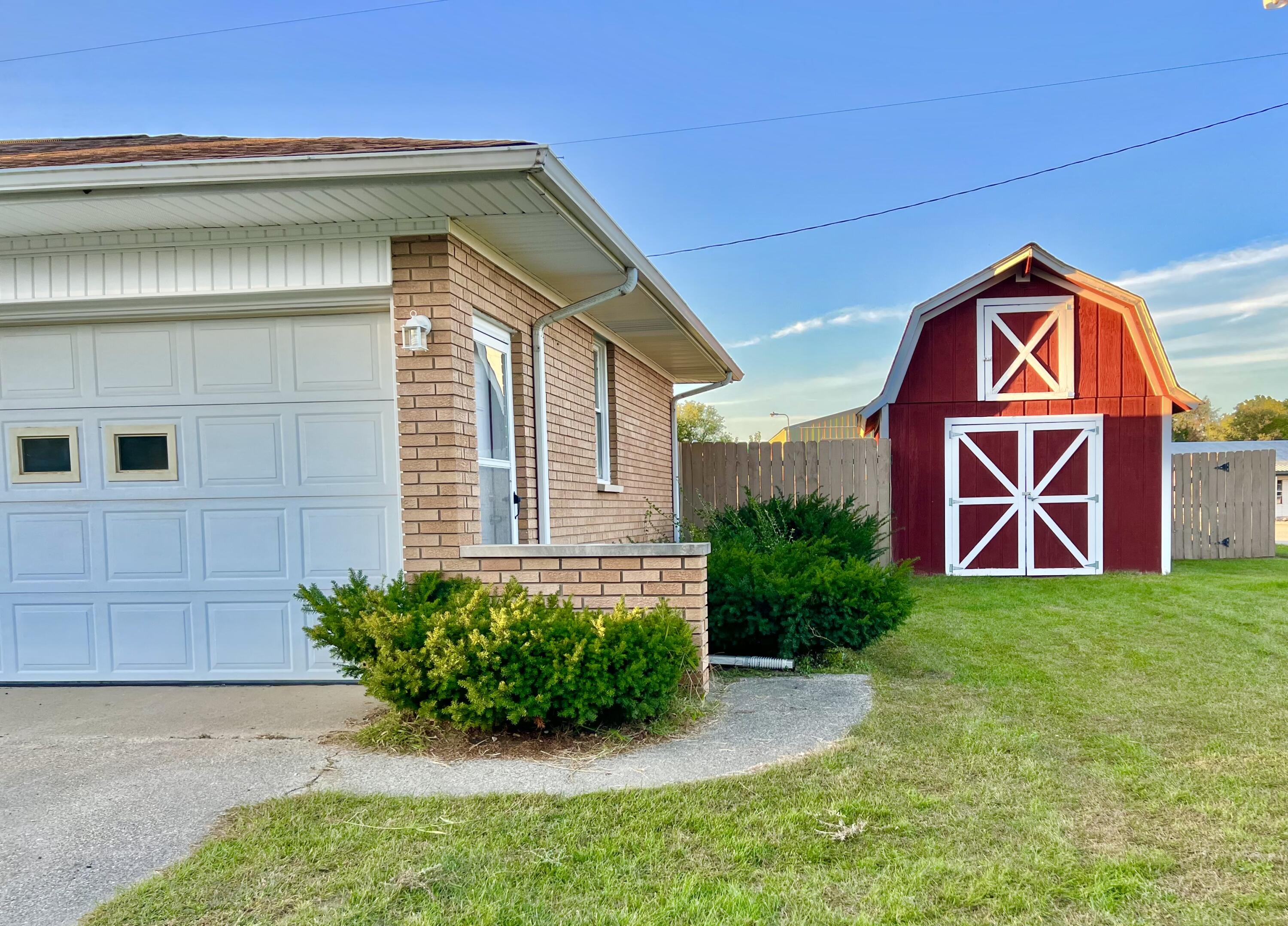 726 East Chicago Road Coldwater, MI 49036 - Photo 2 of 29 IMG-0618