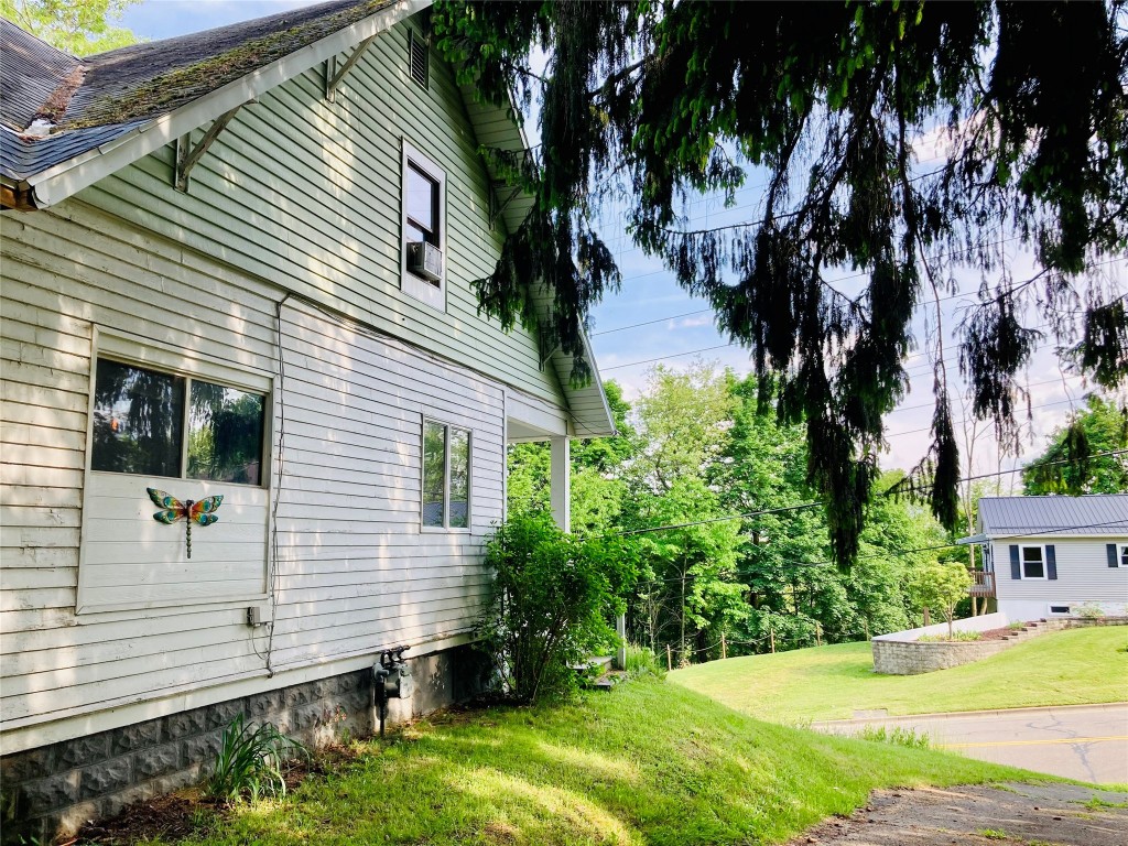 3847 Country Club Road Endicott, NY 13760 - Photo 2 of 25 Gallery Image 2