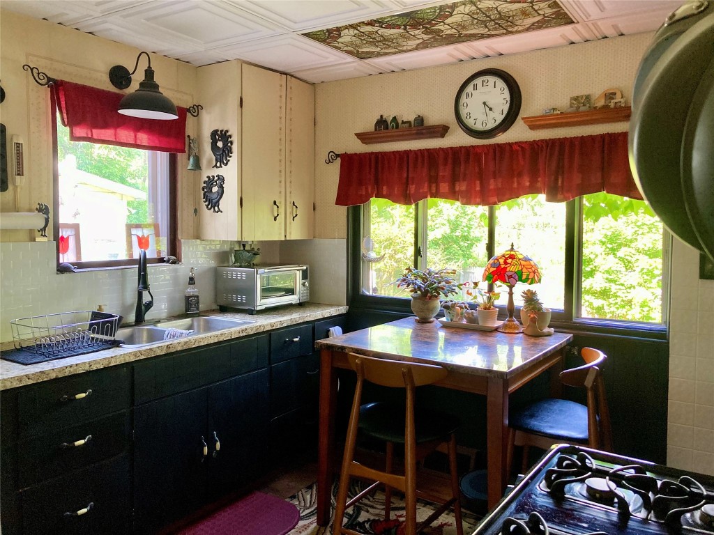 3847 Country Club Road Endicott, NY 13760 - Photo 5 of 25 Gallery Image 5