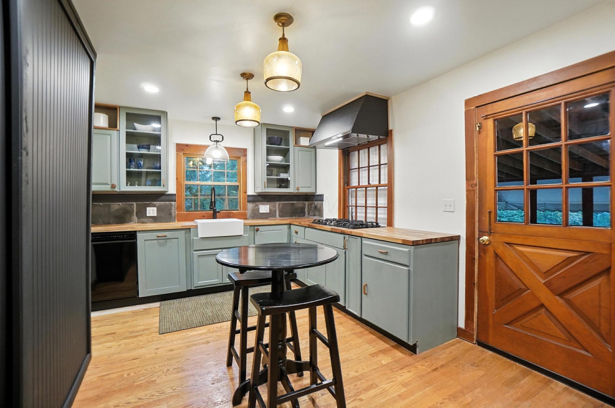 2620 Edgevale Road Columbus, OH 43221 - Photo 16 of 50 016