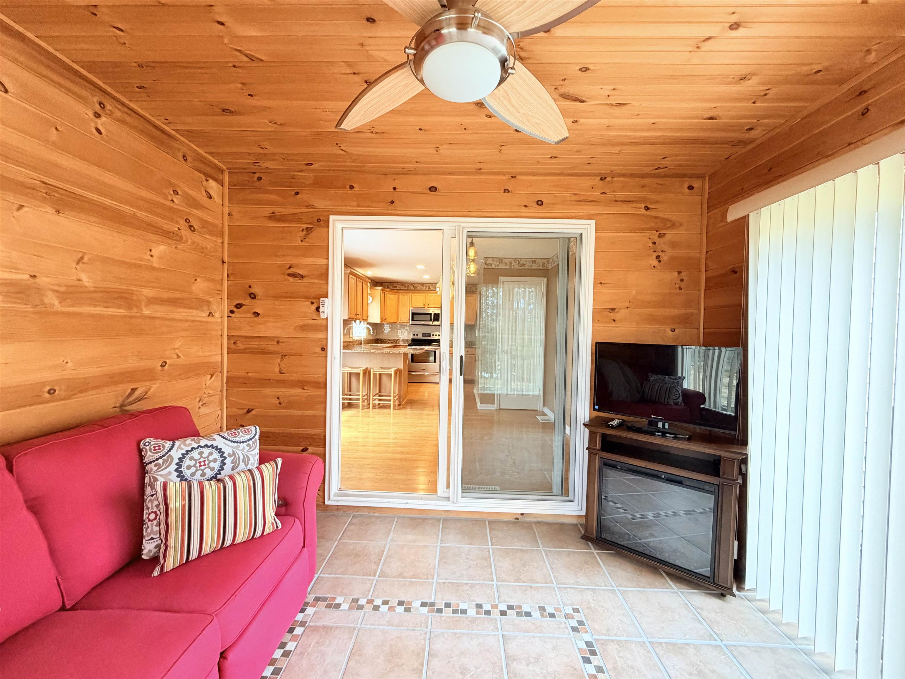 4 Prince Lane Raymond, NH 03077 - Photo 11 of 25