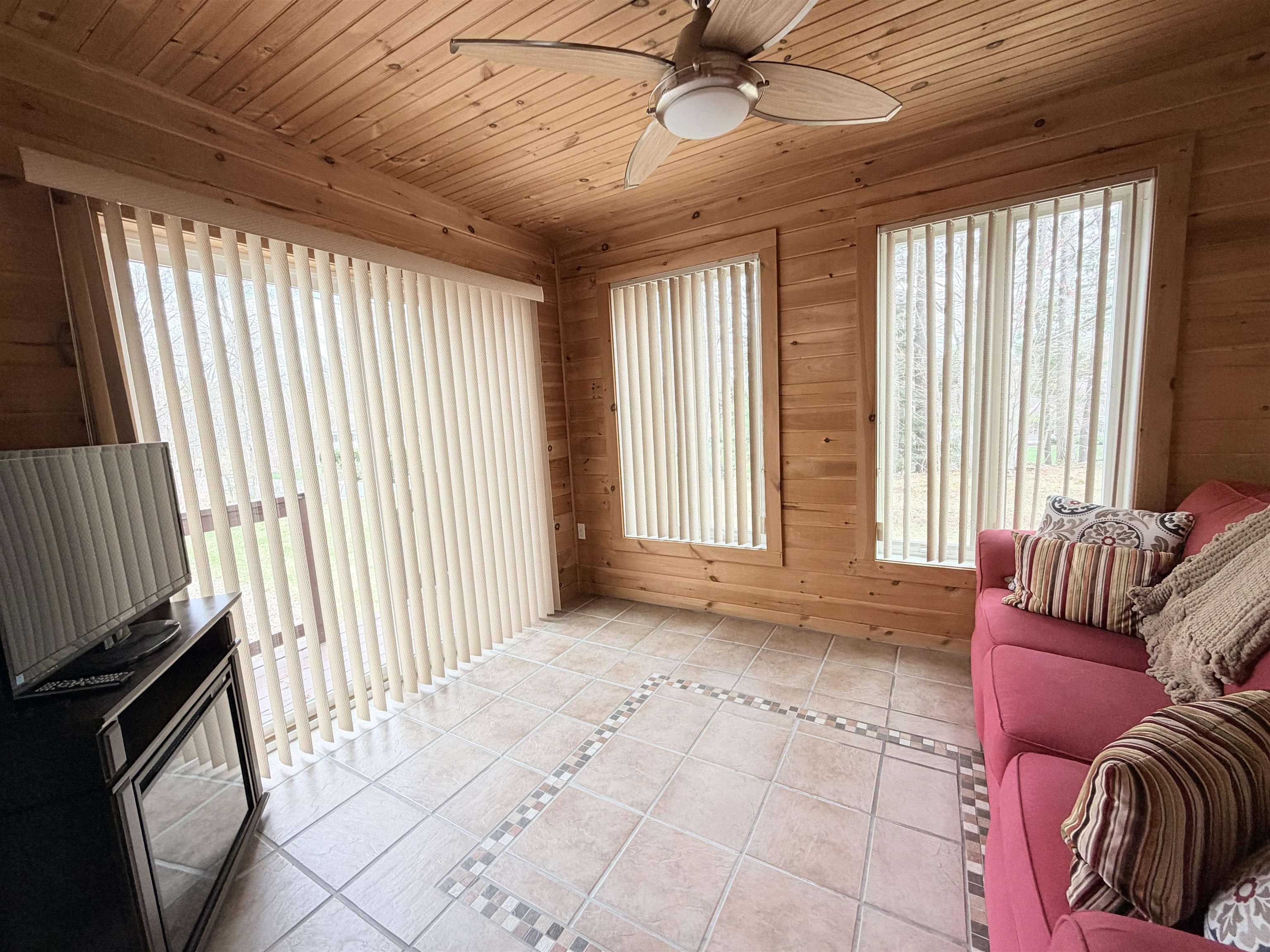4 Prince Lane Raymond, NH 03077 - Photo 12 of 25