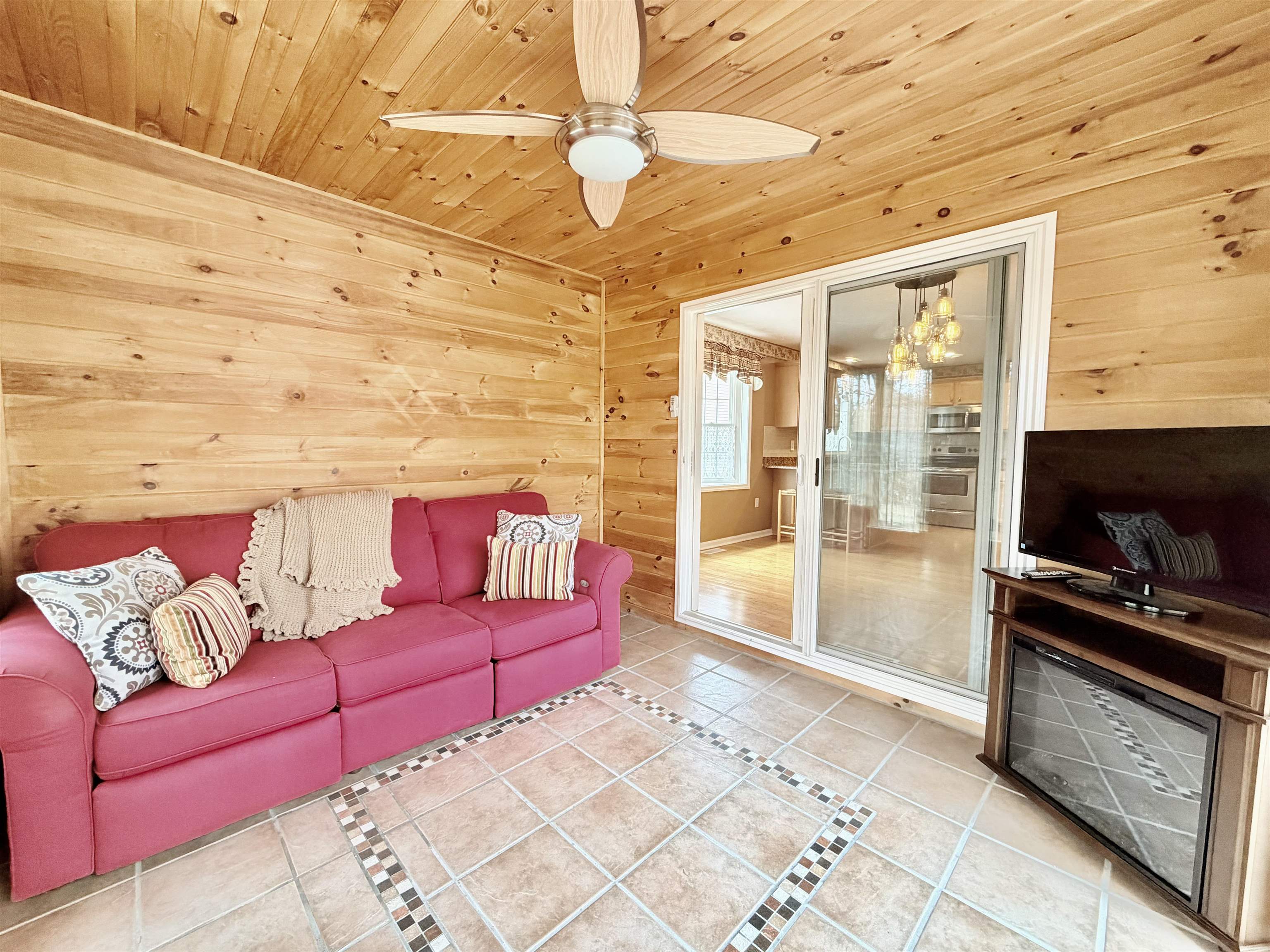 4 Prince Lane Raymond, NH 03077 - Photo 10 of 25