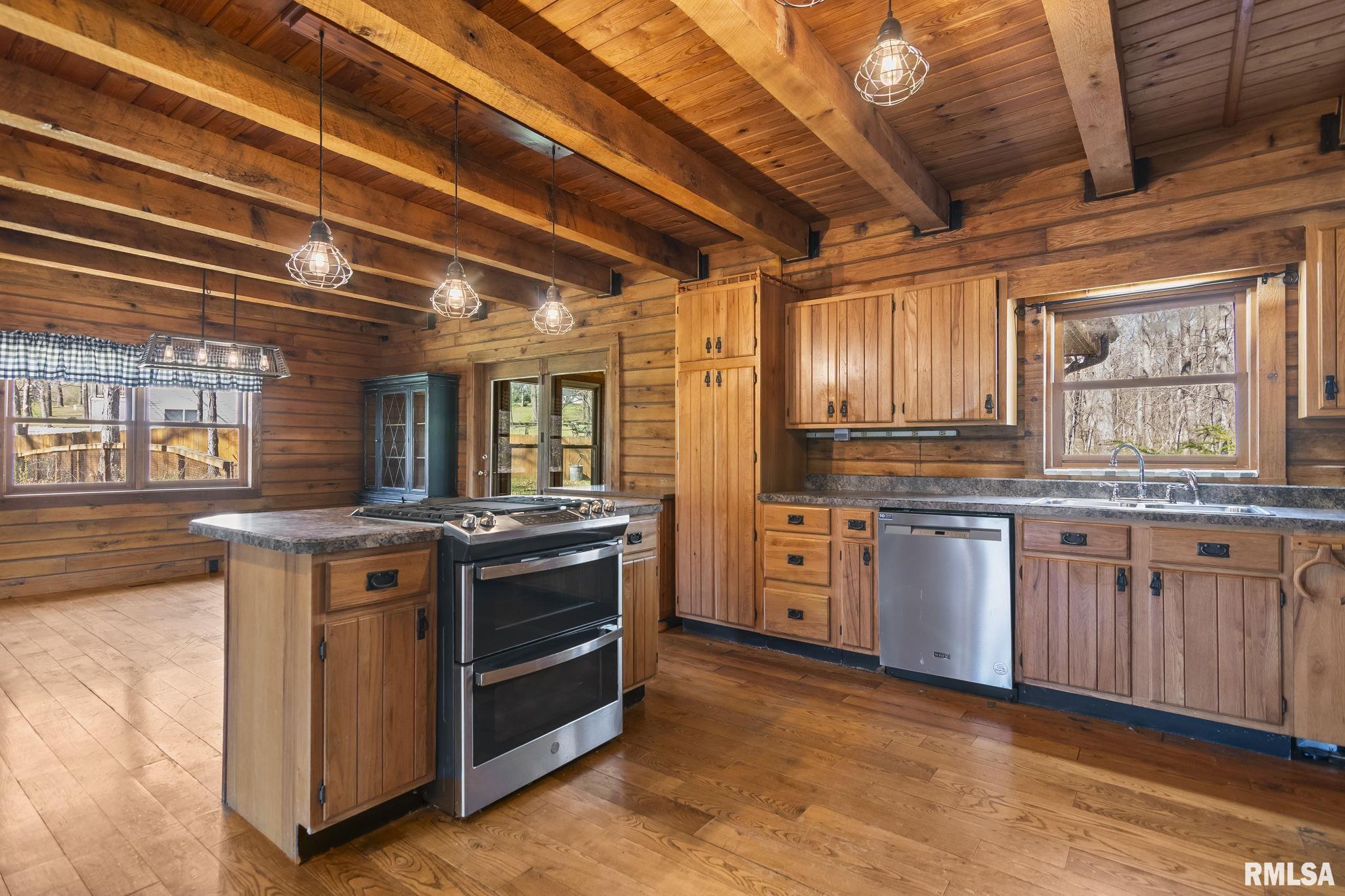 11266 Timber View Lane Athens, IL 62613 - Photo 15 of 46