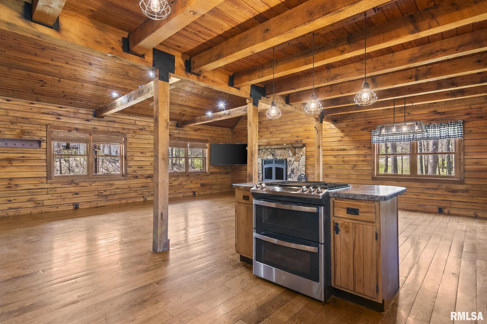 11266 Timber View Lane Athens, IL 62613 - Photo 10 of 46