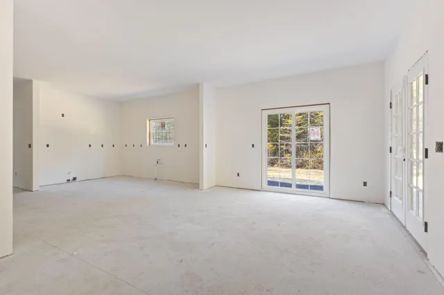 $749,900 | 36 Blackthorne Lane, Gray, ME 04039