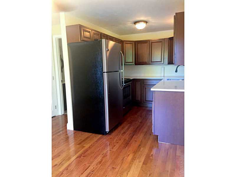 660 Point Judith Road, Unit D 4 Narragansett, RI 02882 - Photo 7 of 18 Kitchen. Layout Option 2