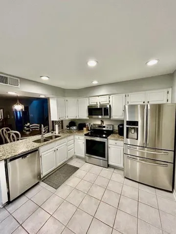 $177,000 | 4124 Loire Drive, Unit B, Kenner, LA 70065