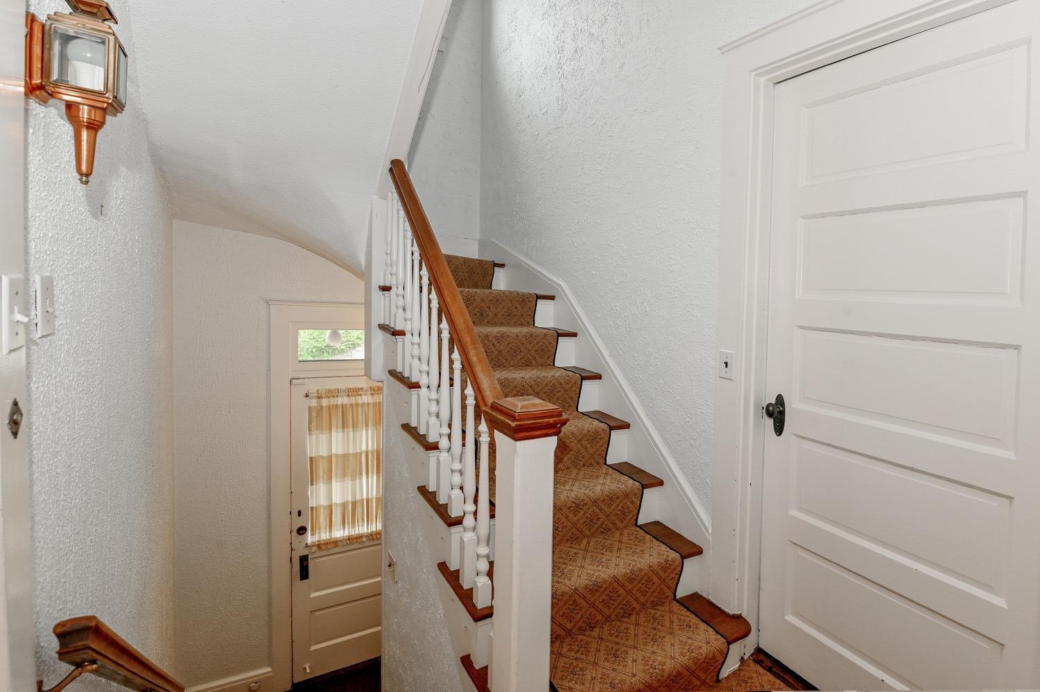 2461 Grandin Road Cincinnati, OH 45208 - Photo 19 of 48