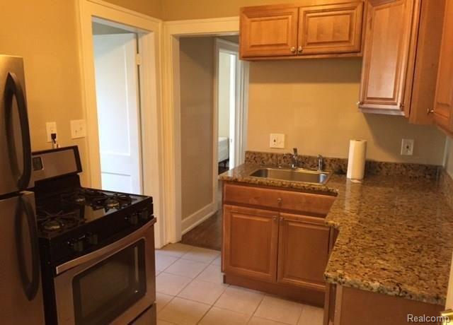 526 East Eleven Mile Road Royal Oak, MI 48067 - Photo 3 of 11