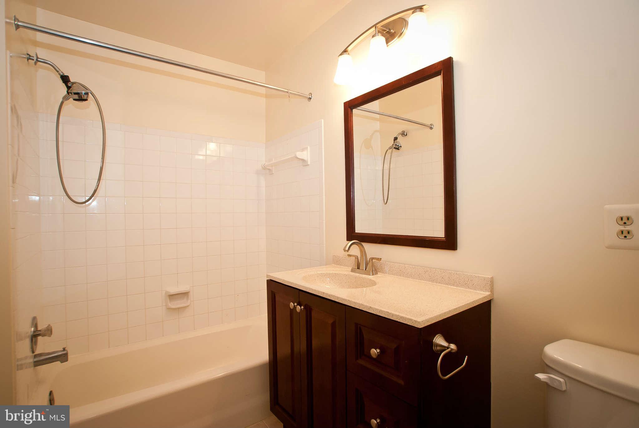 2011 Lyttonsville Road Silver Spring, MD 20910 - Photo 13 of 26 Bath