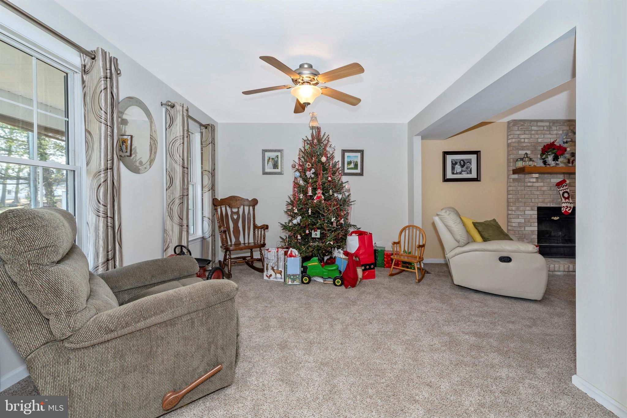 6140 Bartonsville Road Frederick, MD 21704 - Photo 28 of 60 Living room to left of front door