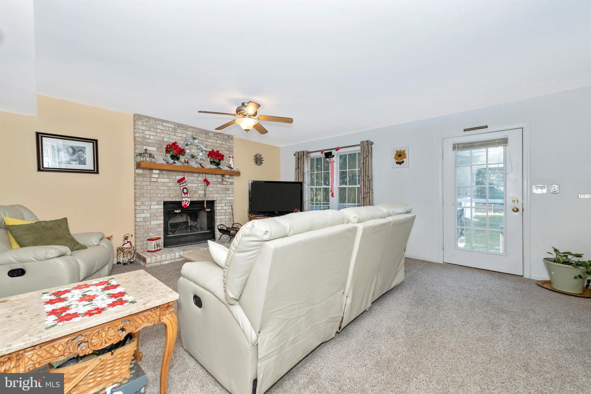 6140 Bartonsville Road Frederick, MD 21704 - Photo 33 of 60 Family room