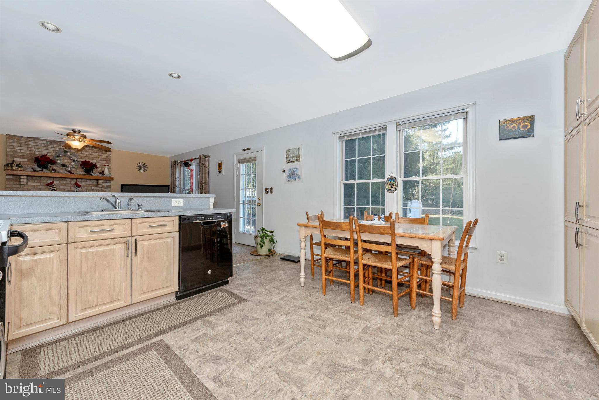 6140 Bartonsville Road Frederick, MD 21704 - Photo 41 of 60 Massive Kitchen