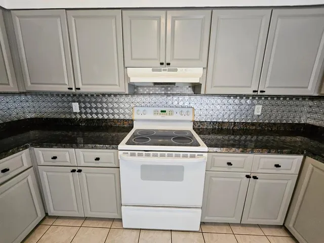 $2,300 | 8047 Northwest 8th Street, Unit 8047, Fort Lauderdale, FL 33324