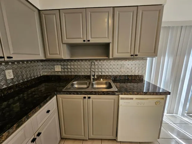 $2,300 | 8047 Northwest 8th Street, Unit 8047, Fort Lauderdale, FL 33324