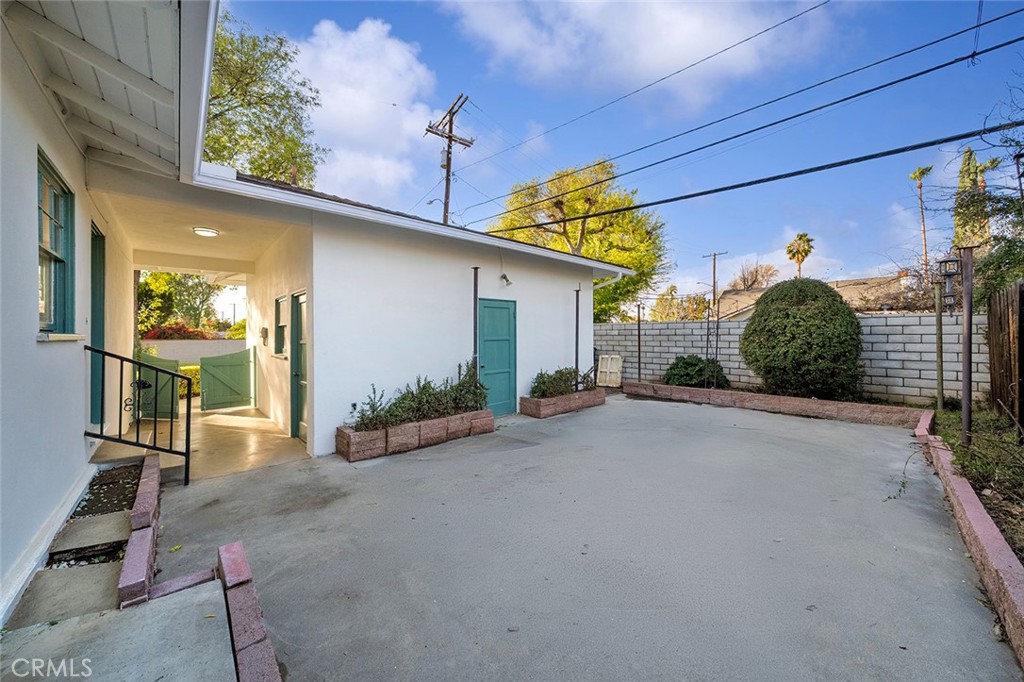 4693 Central Riverside, CA 92506 - Photo 26 of 31 a view of a house with a patio