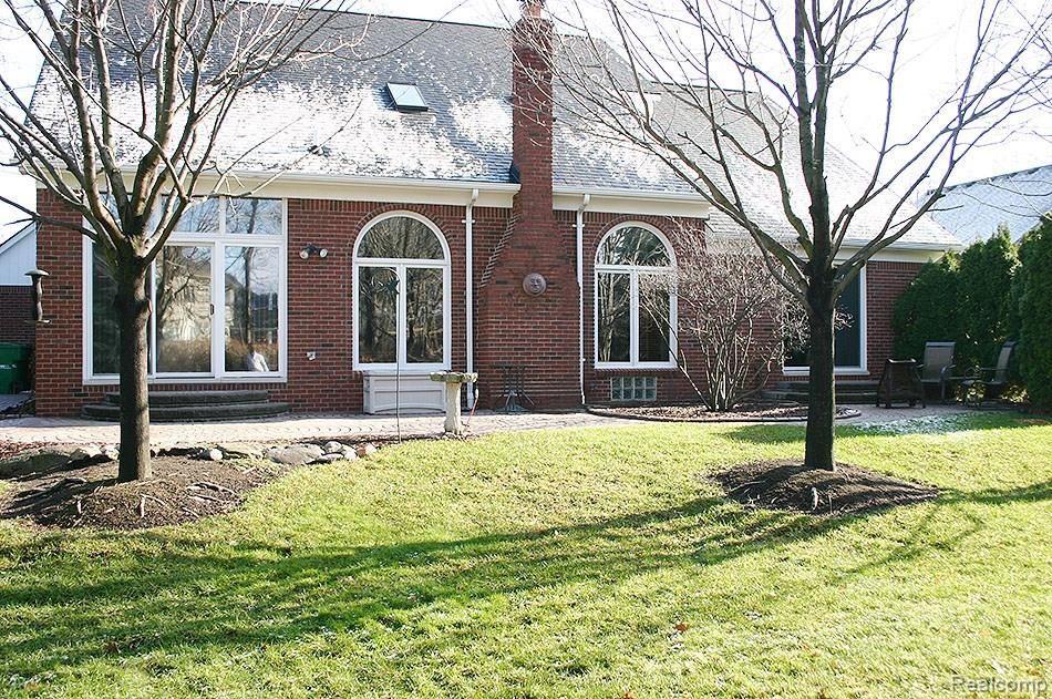 46561 West Ridge Drive Macomb, MI 48044 - Photo 33 of 34 BACKYARD 2