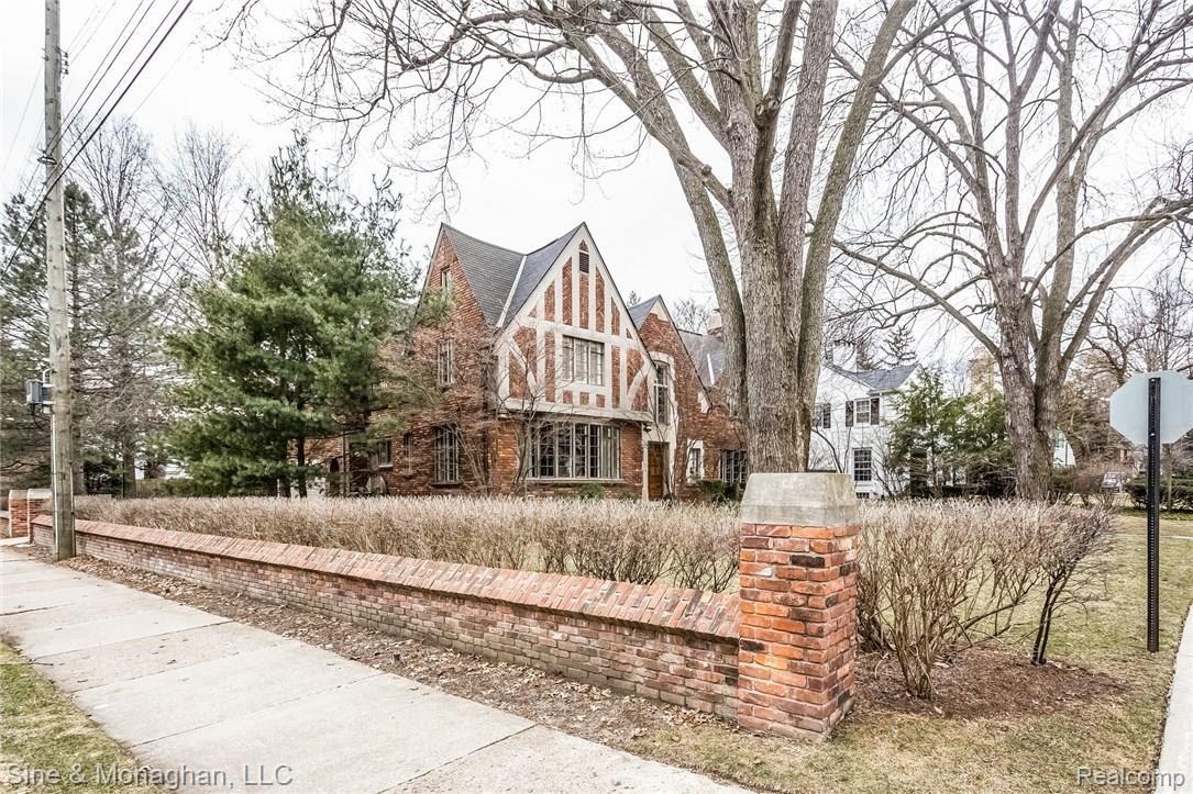 53 Cloverly Road Grosse Pointe, MI 48236 - Photo 3 of 66 007-Front_View-3695254-medium.jpg