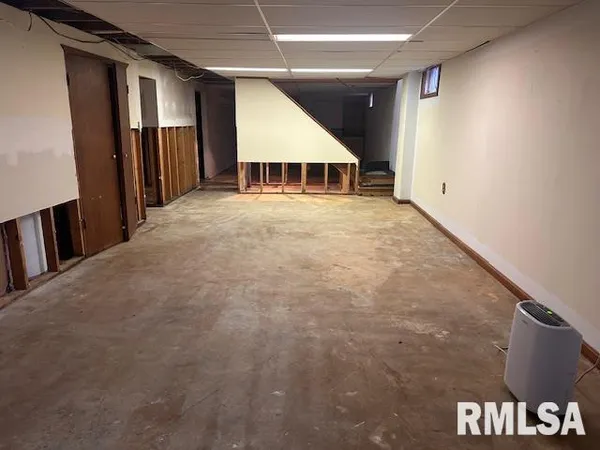 $185,000 | 403 Pendik Street, Jacksonville, IL 62650